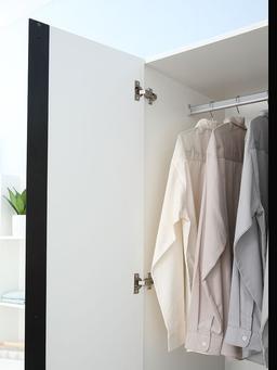 ตู้เสื้อผ้า 4 บานประตู รุ่นไลน์นิโอ - สีขาว/ดำ